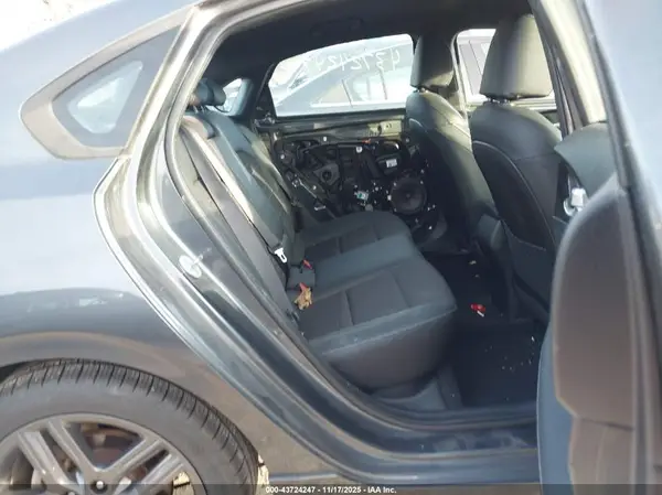 3KPF34AD6ME357657 2021 KIA FORTE - Image 8