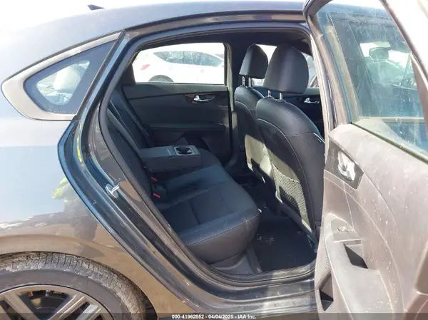 3KPF34AD6ME410826 2021 KIA FORTE - Image 8