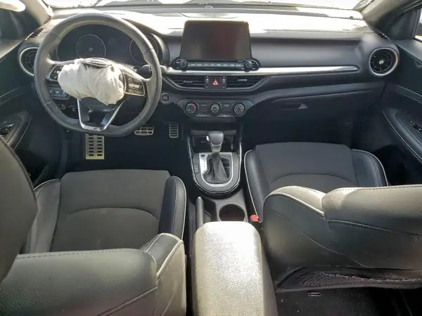 3KPF34AD6ME411135 2021 KIA FORTE - Image 8