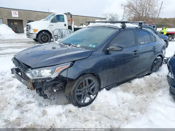 3KPF34AD6ME422975 2021 KIA FORTE - Image 2
