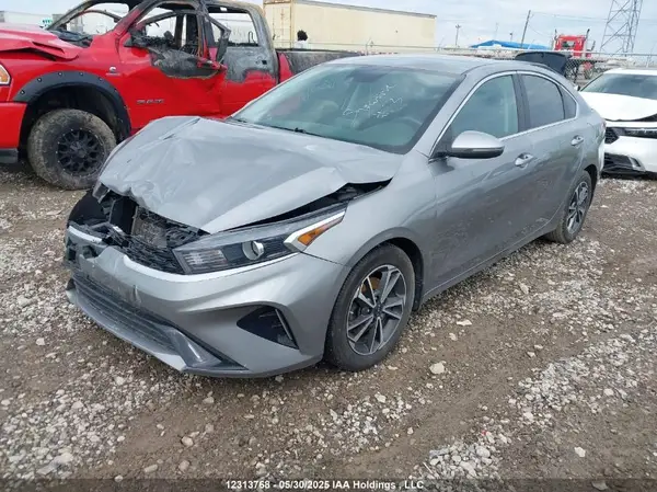 3KPF34AD6NE436053 2022 KIA FORTE - Image 2