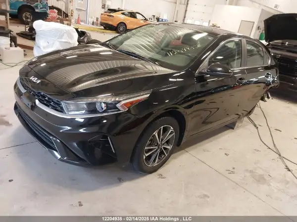 3KPF34AD6NE532894 2022 KIA FORTE - Image 2