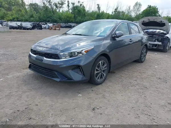 3KPF34AD6PE671782 2023 KIA FORTE - Image 2