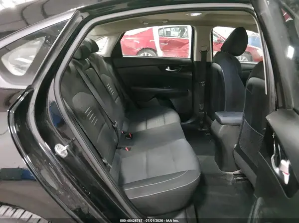 3KPF34AD7KE012411 2019 KIA FORTE - Image 8