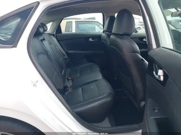 3KPF34AD7KE013395 2019 KIA FORTE - Image 8