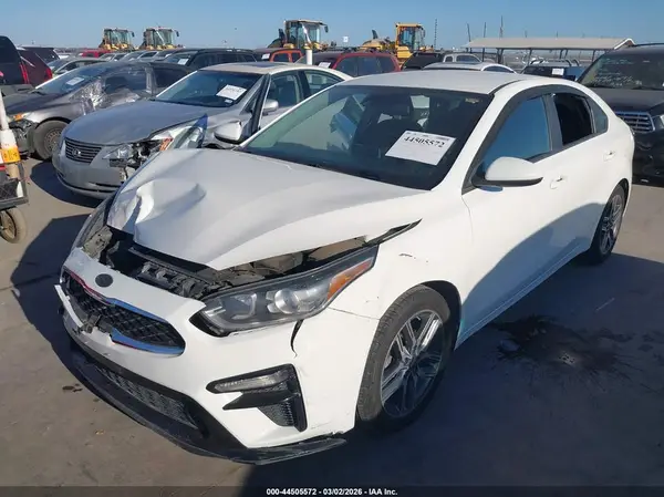 3KPF34AD7KE017124 2019 KIA FORTE - Image 2
