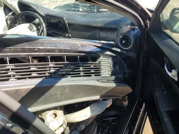 3KPF34AD7KE017401 2019 KIA FORTE - Image 8