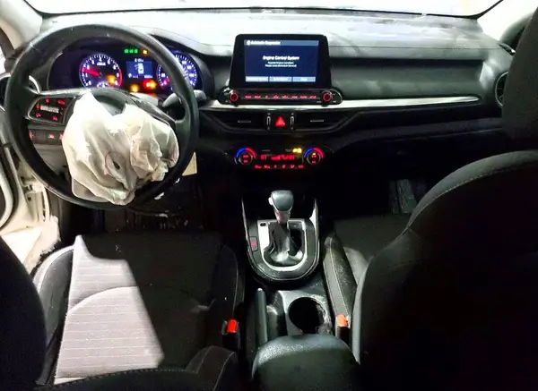 3KPF34AD7KE022419 2019 KIA FORTE - Image 8