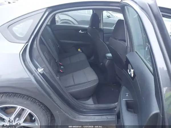3KPF34AD7KE064024 2019 KIA FORTE - Image 8