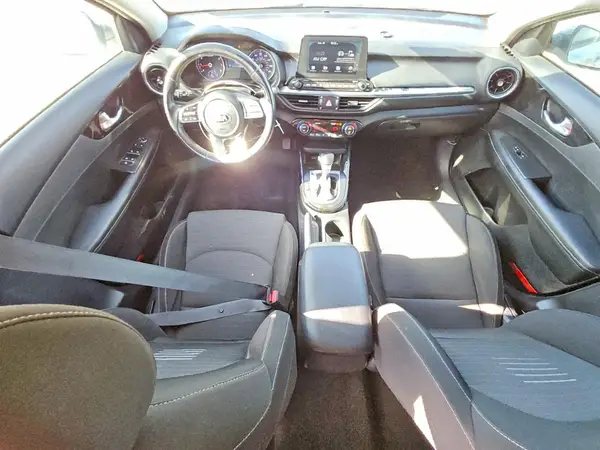 3KPF34AD7KE074116 2019 KIA FORTE - Image 8