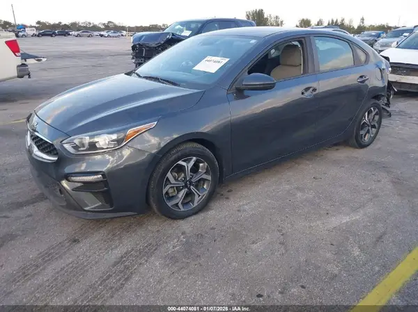 3KPF34AD7KE104098 2019 KIA FORTE - Image 2