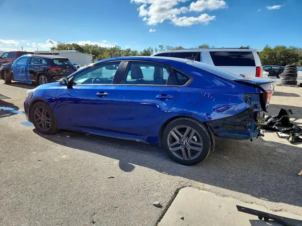3KPF34AD7ME357103 2021 KIA FORTE - Image 2
