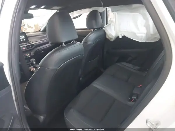 3KPF34AD7ME390070 2021 KIA FORTE - Image 8