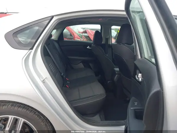 3KPF34AD8KE011509 2019 KIA FORTE - Image 8