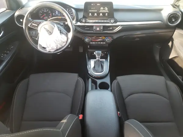 3KPF34AD8KE017035 2019 KIA FORTE - Image 8
