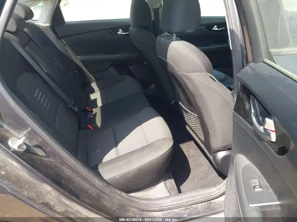 3KPF34AD8KE027709 2019 KIA FORTE - Image 8