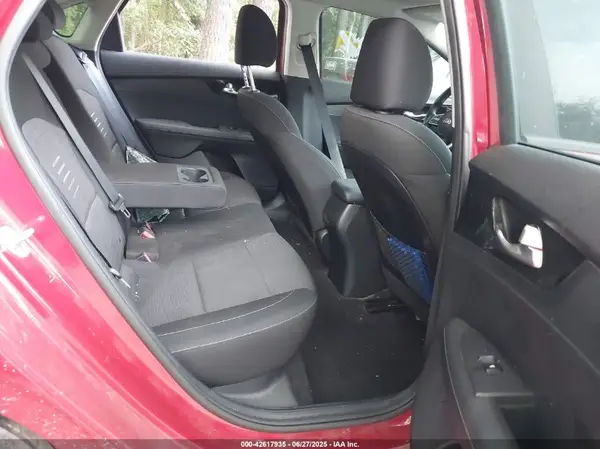 3KPF34AD8KE045675 2019 KIA FORTE - Image 8