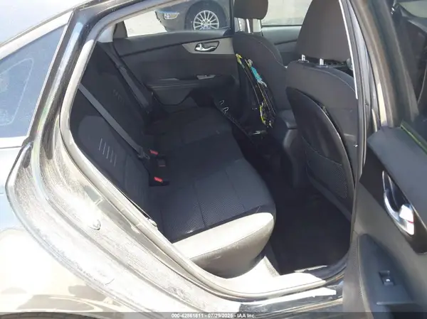 3KPF34AD8KE045725 2019 KIA FORTE - Image 8