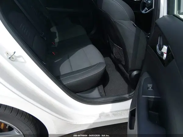 3KPF34AD8KE046261 2019 KIA FORTE - Image 8