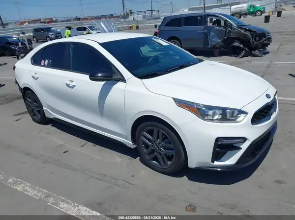 3KPF34AD8ME284470 2021 KIA FORTE - Image 1