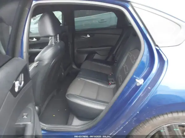3KPF34AD8ME285652 2021 KIA FORTE - Image 8