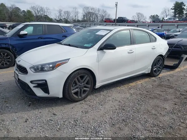 3KPF34AD8ME287370 2021 KIA FORTE - Image 2