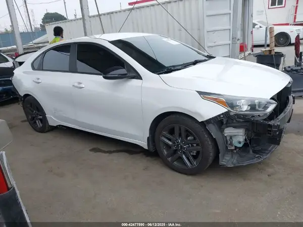 3KPF34AD8ME297770 2021 KIA FORTE - Image 1