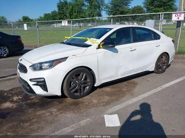 3KPF34AD8ME330430 2021 KIA FORTE - Image 2