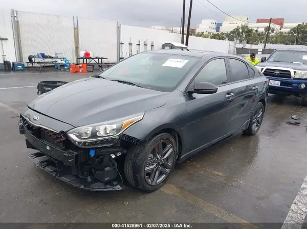 3KPF34AD8ME332677 2021 KIA FORTE - Image 2
