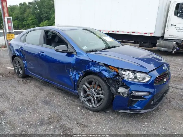 3KPF34AD8ME366182 2021 KIA FORTE - Image 1