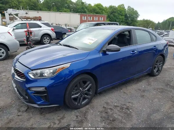 3KPF34AD8ME366182 2021 KIA FORTE - Image 2