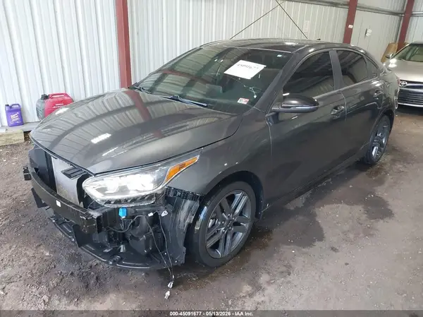 3KPF34AD8ME367817 2021 KIA FORTE - Image 2