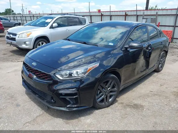 3KPF34AD8ME374623 2021 KIA FORTE - Image 2