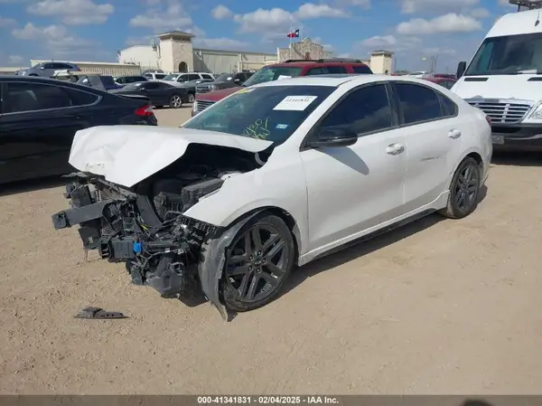 3KPF34AD8ME379448 2021 KIA FORTE - Image 2