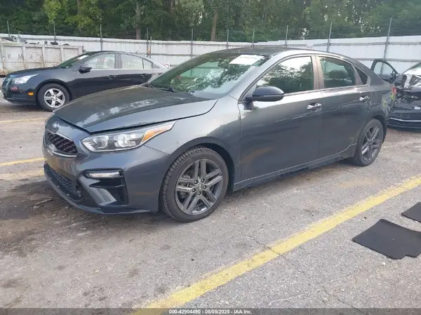 3KPF34AD8ME386898 2021 KIA FORTE - Image 2
