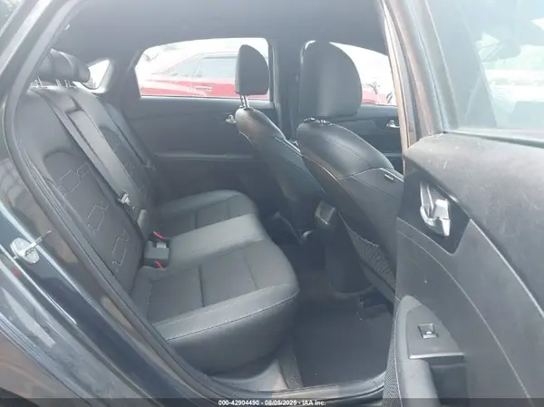 3KPF34AD8ME386898 2021 KIA FORTE - Image 8