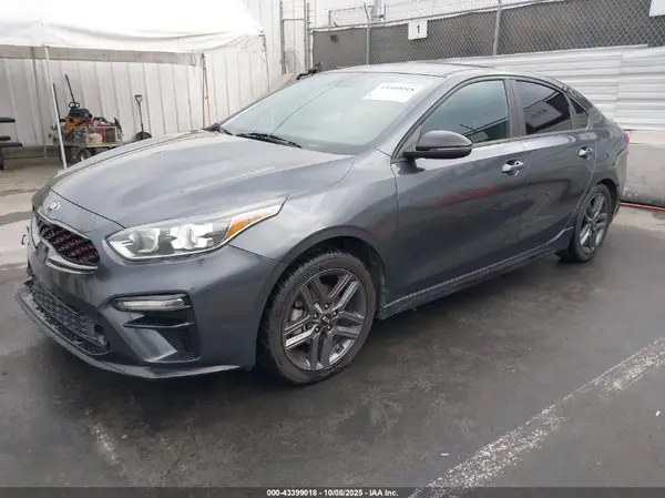 3KPF34AD8ME408642 2021 KIA FORTE - Image 2