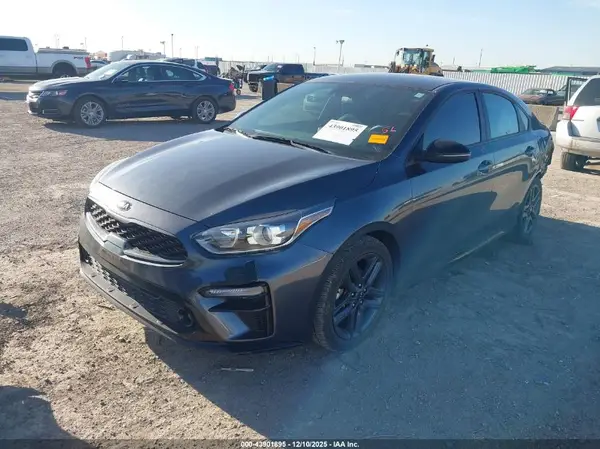 3KPF34AD8ME410858 2021 KIA FORTE - Image 2