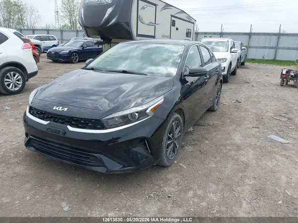 3KPF34AD8NE445725 2022 KIA FORTE - Image 2