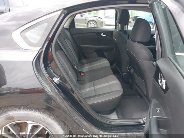 3KPF34AD8NE445725 2022 KIA FORTE - Image 8