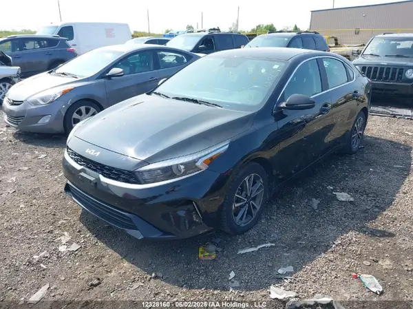 3KPF34AD8NE478868 2022 KIA FORTE - Image 2