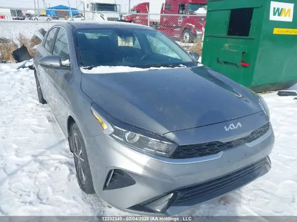 3KPF34AD8NE504675 2022 KIA FORTE - Image 1