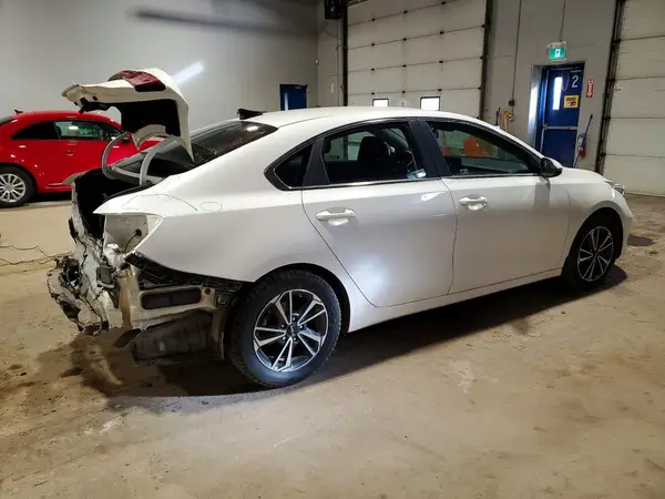 3KPF34AD8NE531388 2022 KIA FORTE - Image 2
