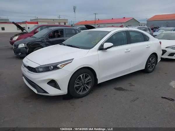 3KPF34AD8PE599449 2023 KIA FORTE - Image 2