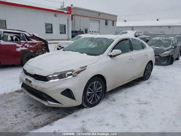 3KPF34AD8PE649315 2023 KIA FORTE - Image 2