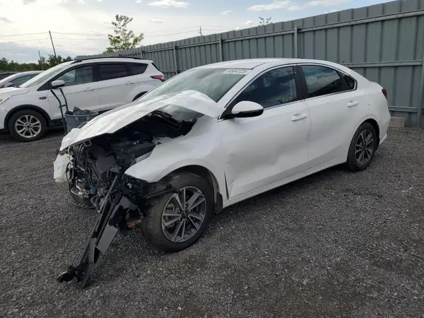 3KPF34AD8RE813925 2024 KIA FORTE - Image 1