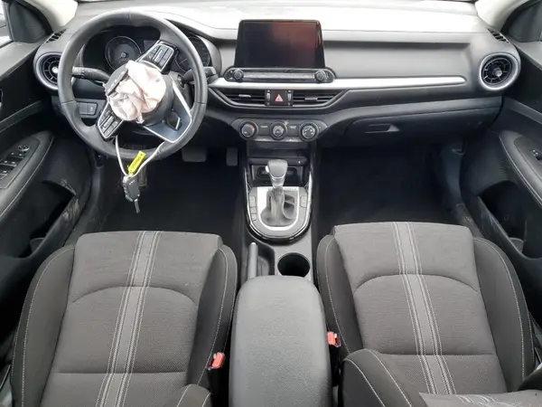 3KPF34AD8RE813925 2024 KIA FORTE - Image 8