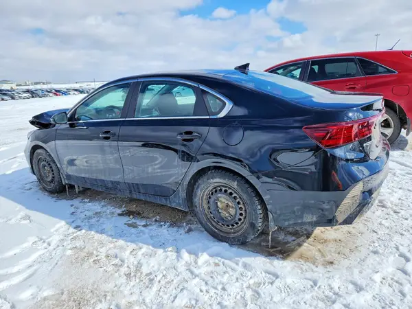 3KPF34AD8RE824584 2024 KIA FORTE - Image 2