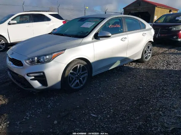 3KPF34AD9KE011499 2019 KIA FORTE - Image 2