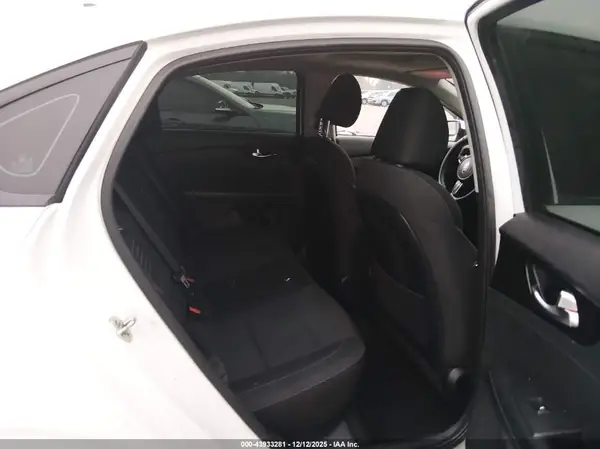 3KPF34AD9KE019859 2019 KIA FORTE - Image 8